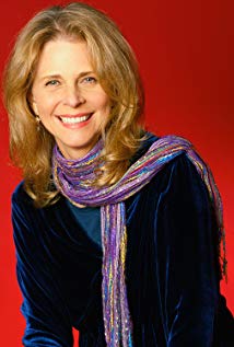 How tall is Lindsay Wagner?